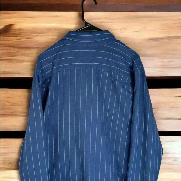 Hollister Men's XL Blue Stripe Button Up Collared Long Sleeve Logo Shirt. - Picture 4 of 4